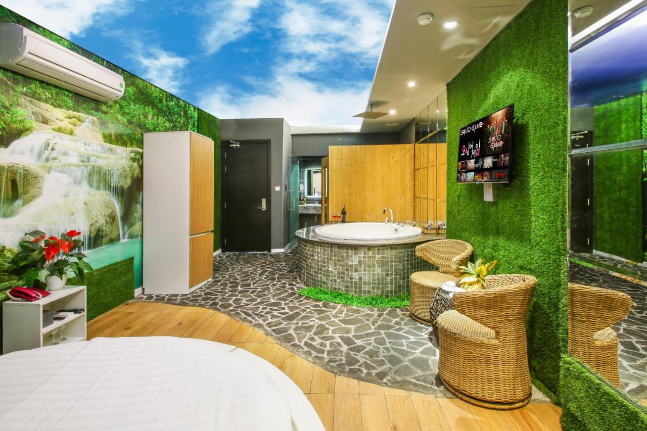 Bonita Tht (Adults Only) Hotel Ho Chi Minh-stad Buitenkant foto